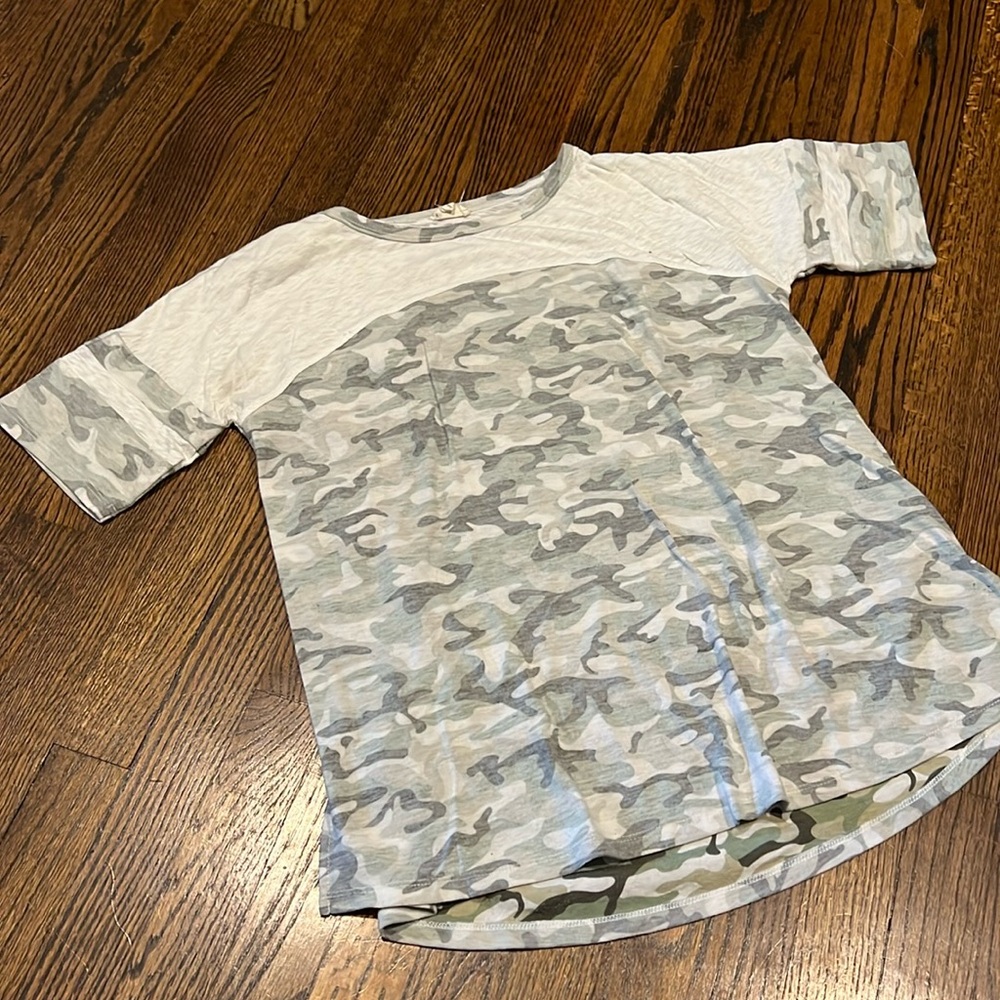 Womens short sleeve camo top